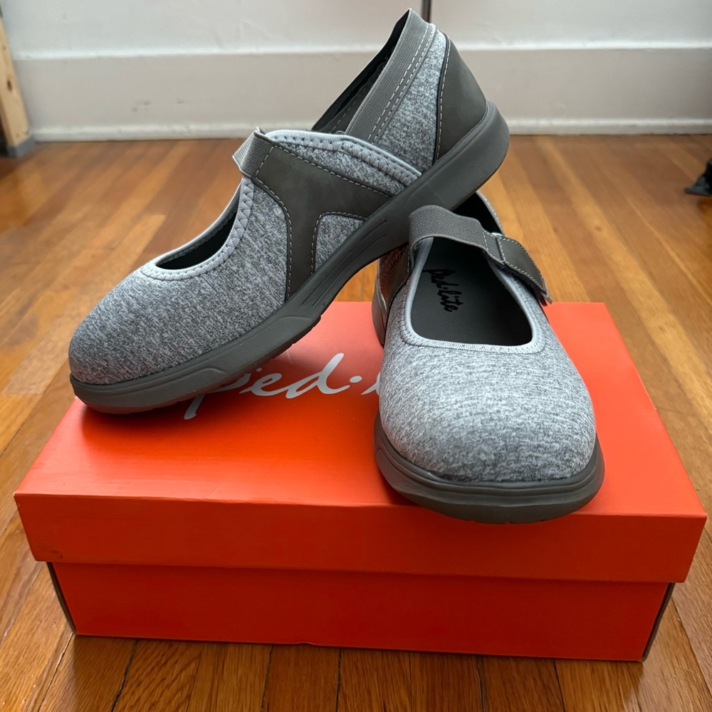 NWT Ped Lite Rose gray Y2K trendy fabric Mary Jane shoes size 9W preppy academia